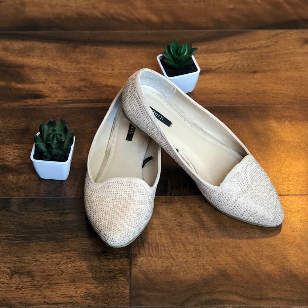 Pointed Toe Loafer/Flats